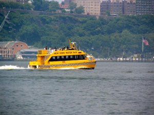 Waterways Boat Cruise NYC (around Manhattan island) 01.jpg